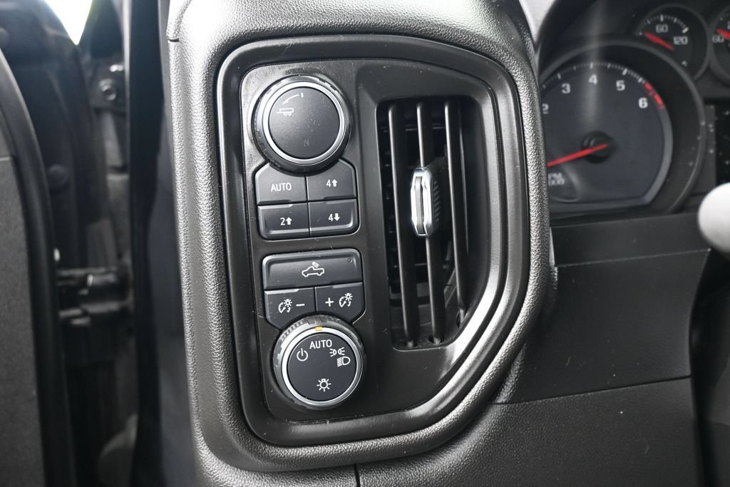 Used 2020 Chevrolet Silverado 1500 Custom Trail Boss w/ Custom Convenience Package AWD/4WD image 15