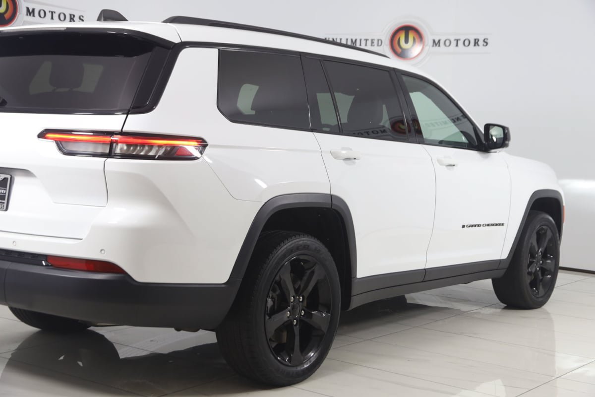 Used 2023 Jeep Grand Cherokee L Laredo AWD/4WD image 37