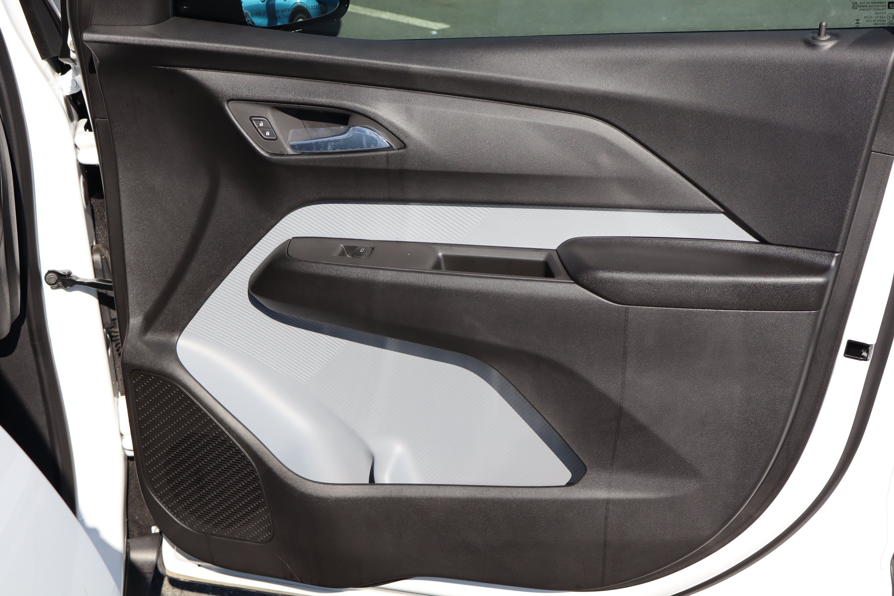 New 2027 Chevrolet Bolt LT w/ Comfort Package FWD image 21