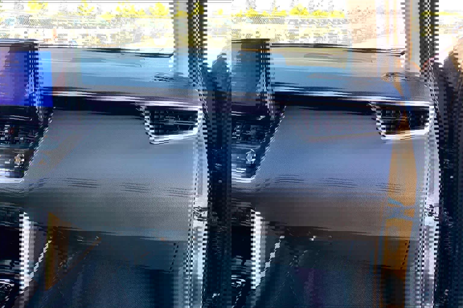 Used 2025 Toyota Corolla Cross LE image 17