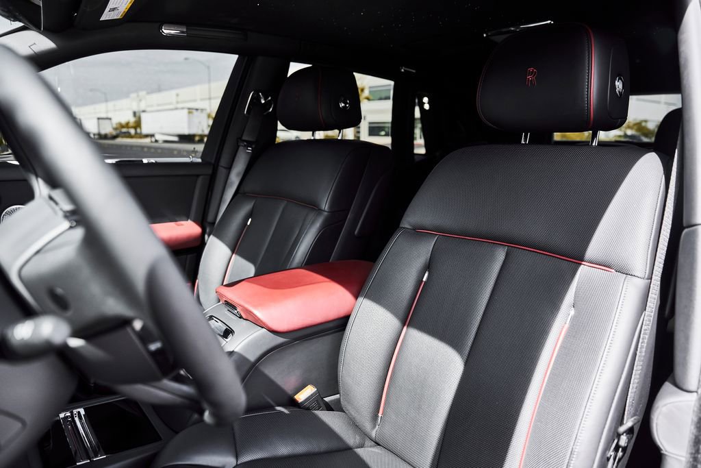 Used 2024 Rolls-Royce Phantom Sedan RWD image 61