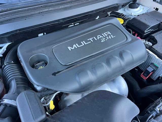 Used 2017 Jeep Cherokee Limited image 32