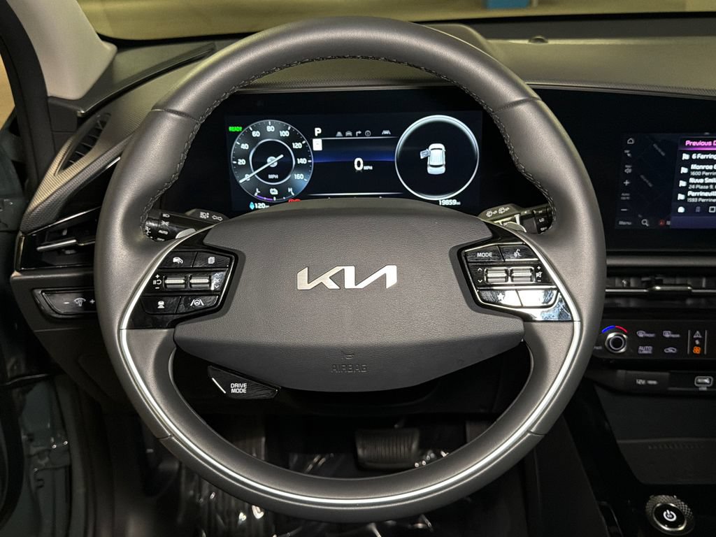 Certified 2024 Kia Niro Wind FWD image 28