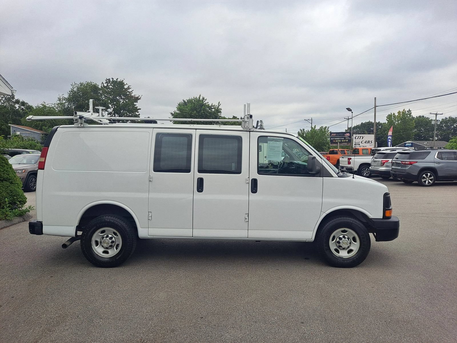 Used 2012 Chevrolet Express 2500 RWD image 4