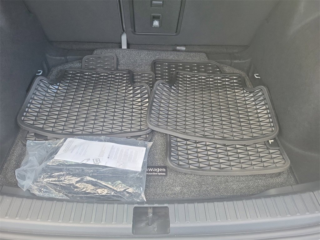 Used 2024 Volkswagen Taos S image 8