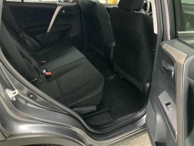 Used 2015 Toyota RAV4 XLE AWD/4WD image 18