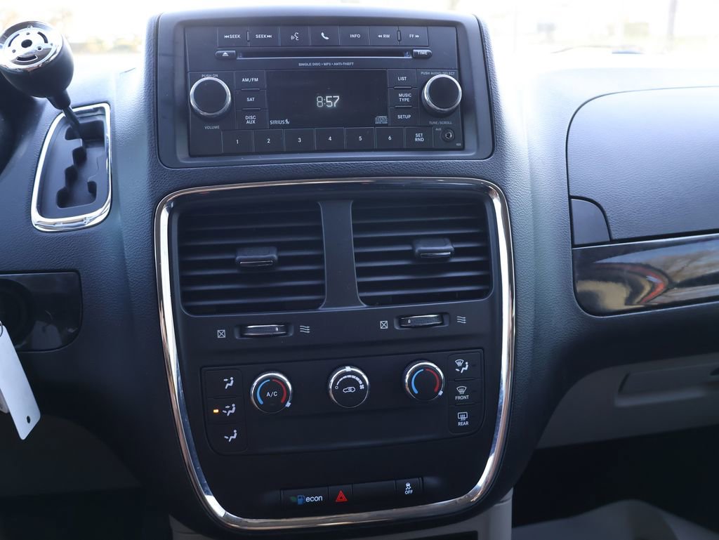 Used 2015 Dodge Grand Caravan American Value Package w/ UConnect Hands-Free Group image 14
