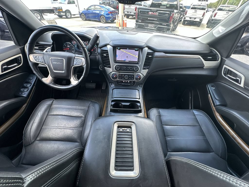 Used 2020 GMC Yukon XL Denali w/ Denali Premium Package RWD image 21