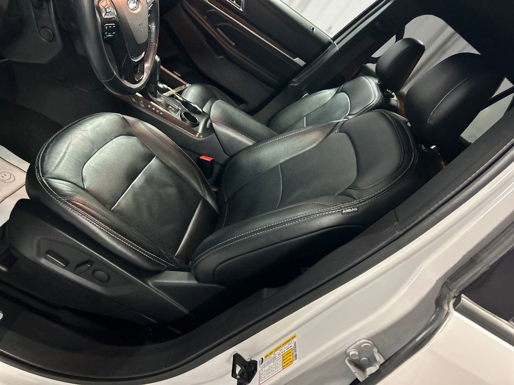 Used 2019 Ford Explorer Limited w/ Class III Trailer Tow Package FWD image 12
