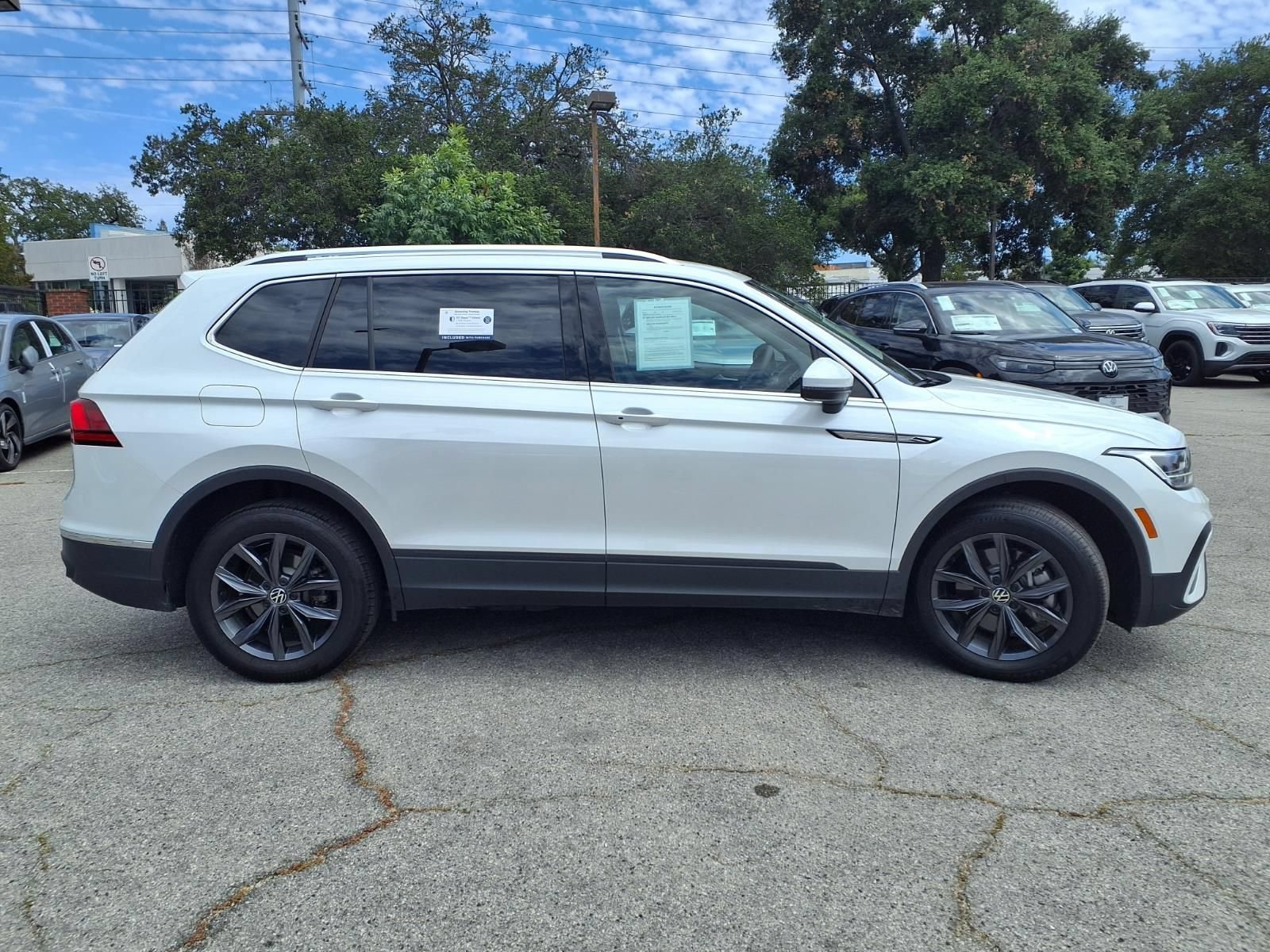 Certified 2023 Volkswagen Tiguan SE FWD image 4