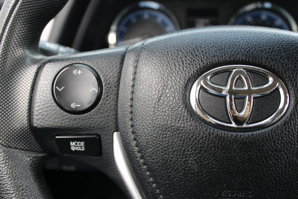 Used 2017 Toyota Corolla LE w/ Carpet Mat Package (TMS) image 12