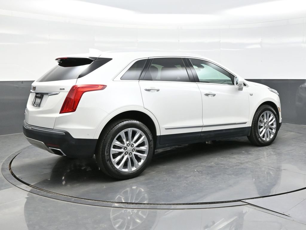 Used 2017 Cadillac XT5 Platinum w/ Driver Assist Package image 7
