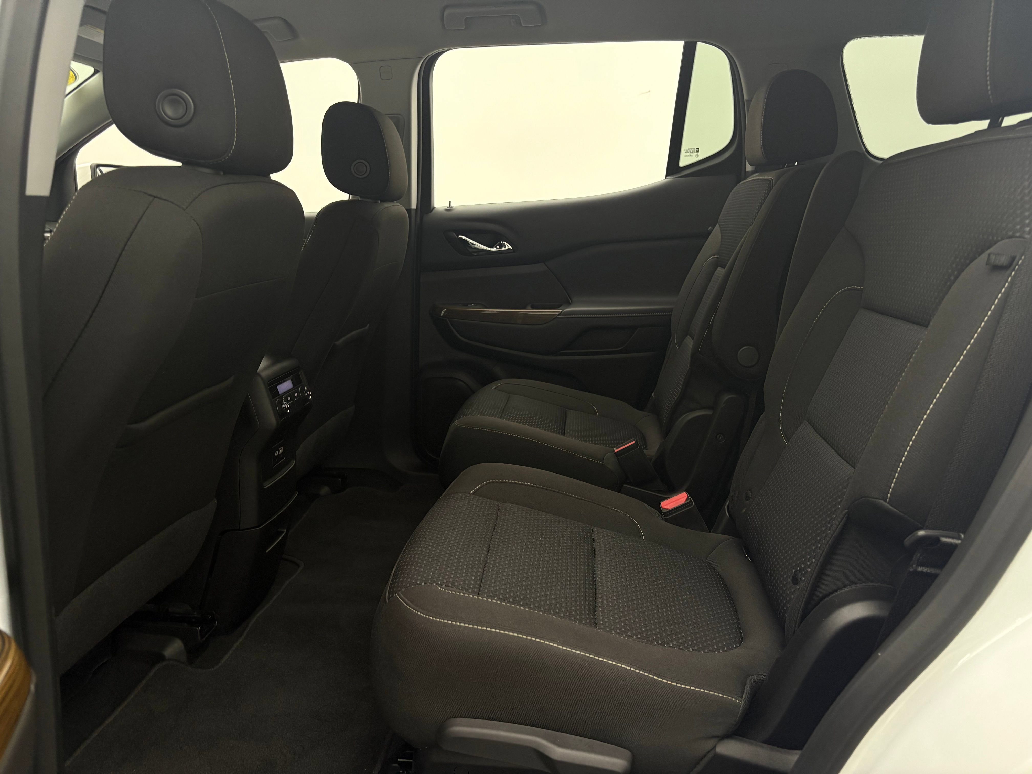 Used 2023 GMC Acadia SLE FWD image 37