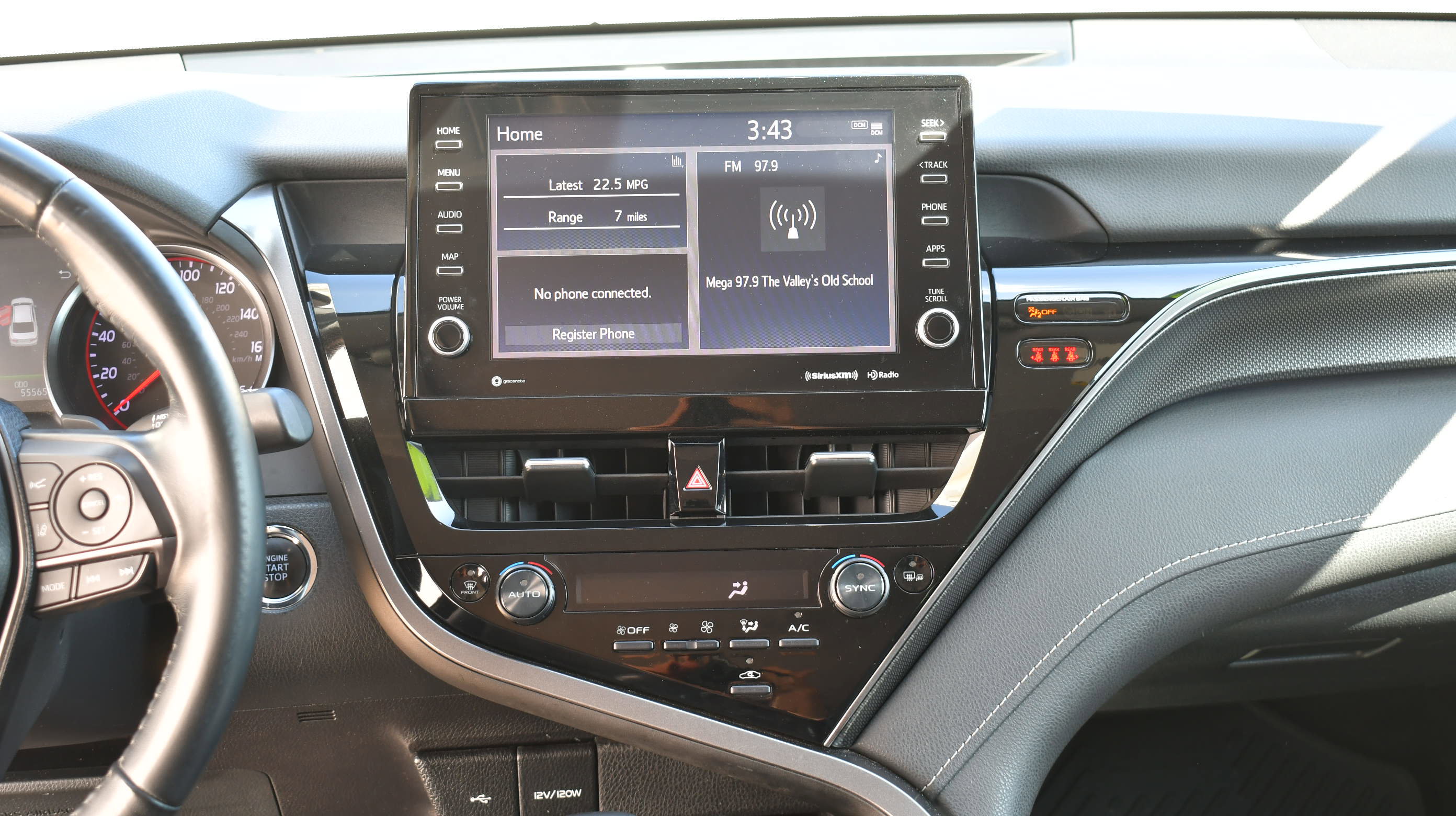 Used 2022 Toyota Camry XSE FWD image 17