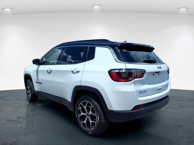 Used 2025 Jeep Compass Limited AWD/4WD image 19