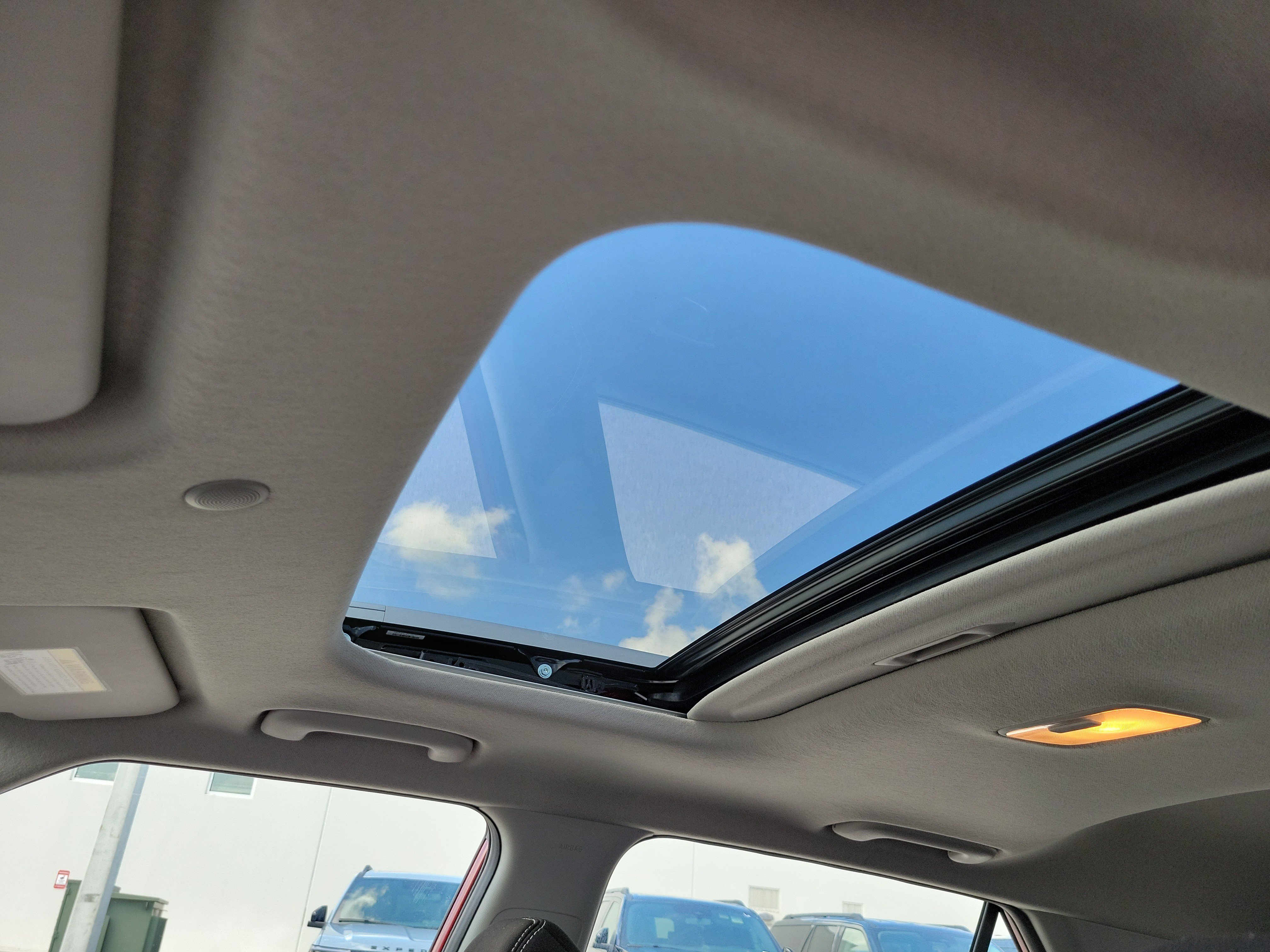 Used 2025 Hyundai Venue SEL FWD image 11