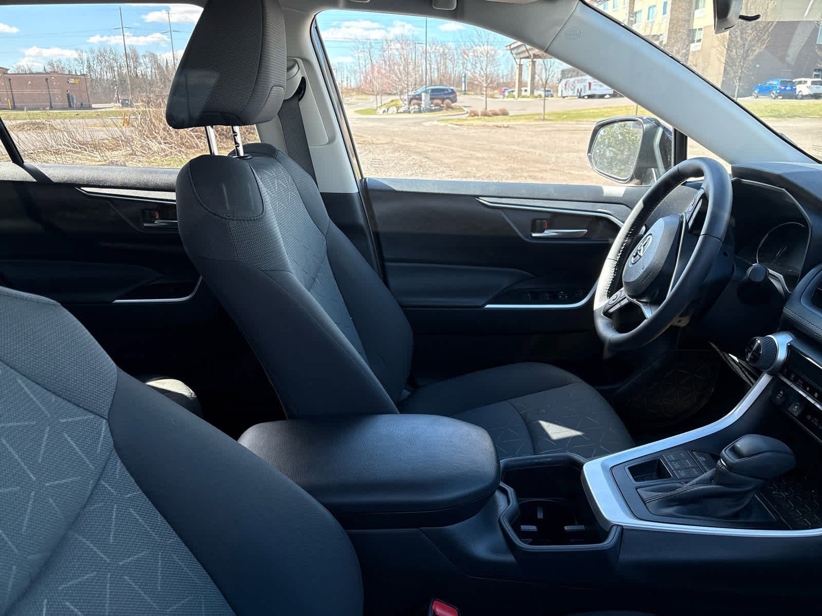 Used 2025 Toyota RAV4 XLE w/ Convenience Package AWD/4WD image 10