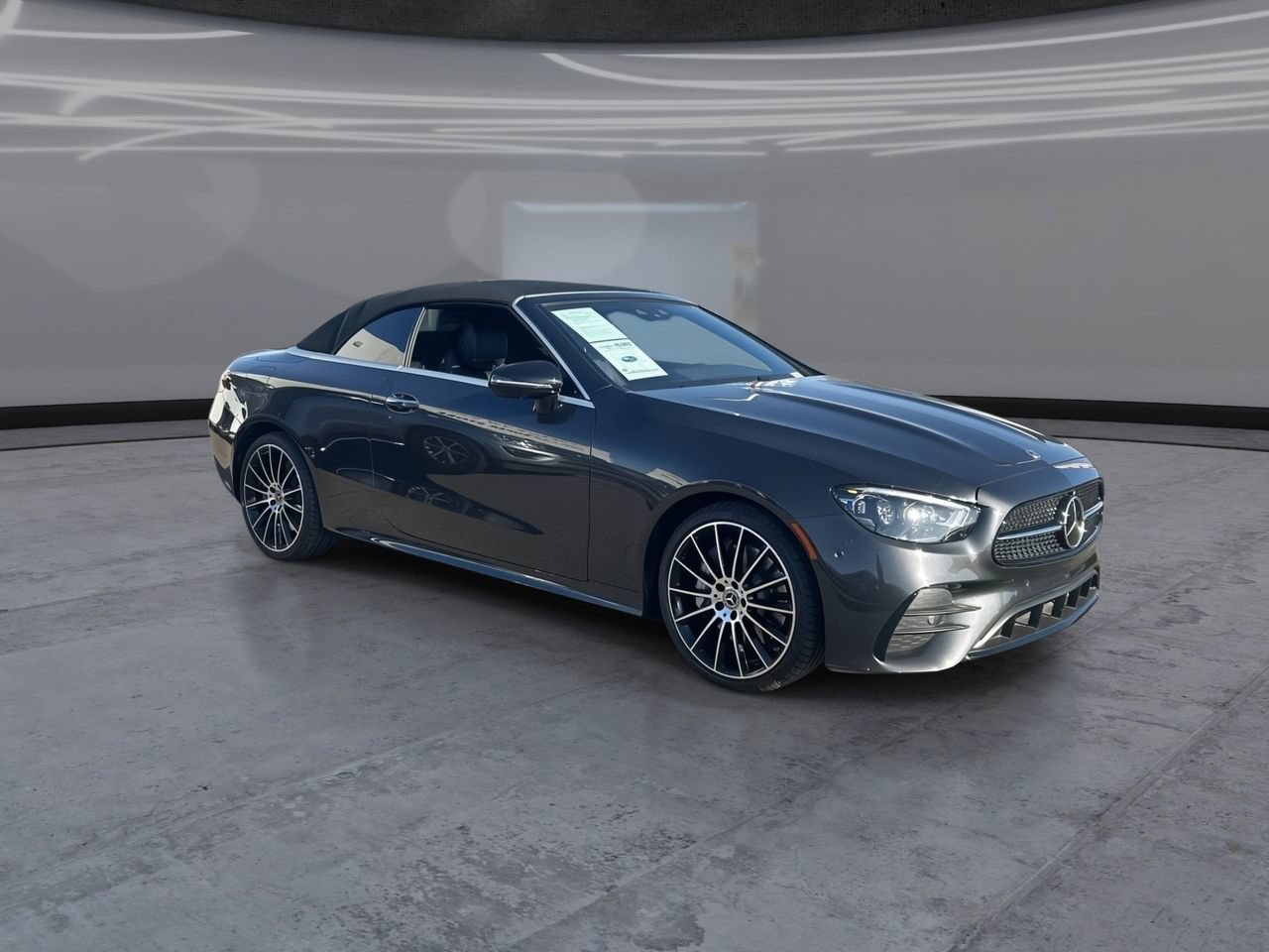 Used 2023 Mercedes-Benz E 450 4MATIC Cabriolet image 2