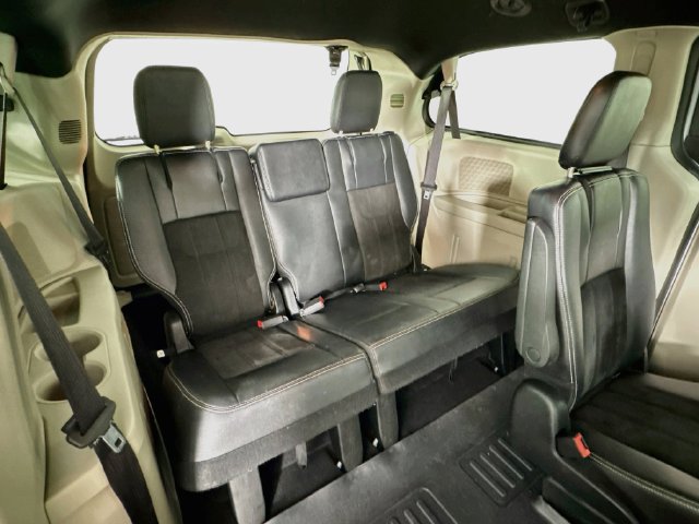 Used 2020 Dodge Grand Caravan SXT FWD image 25