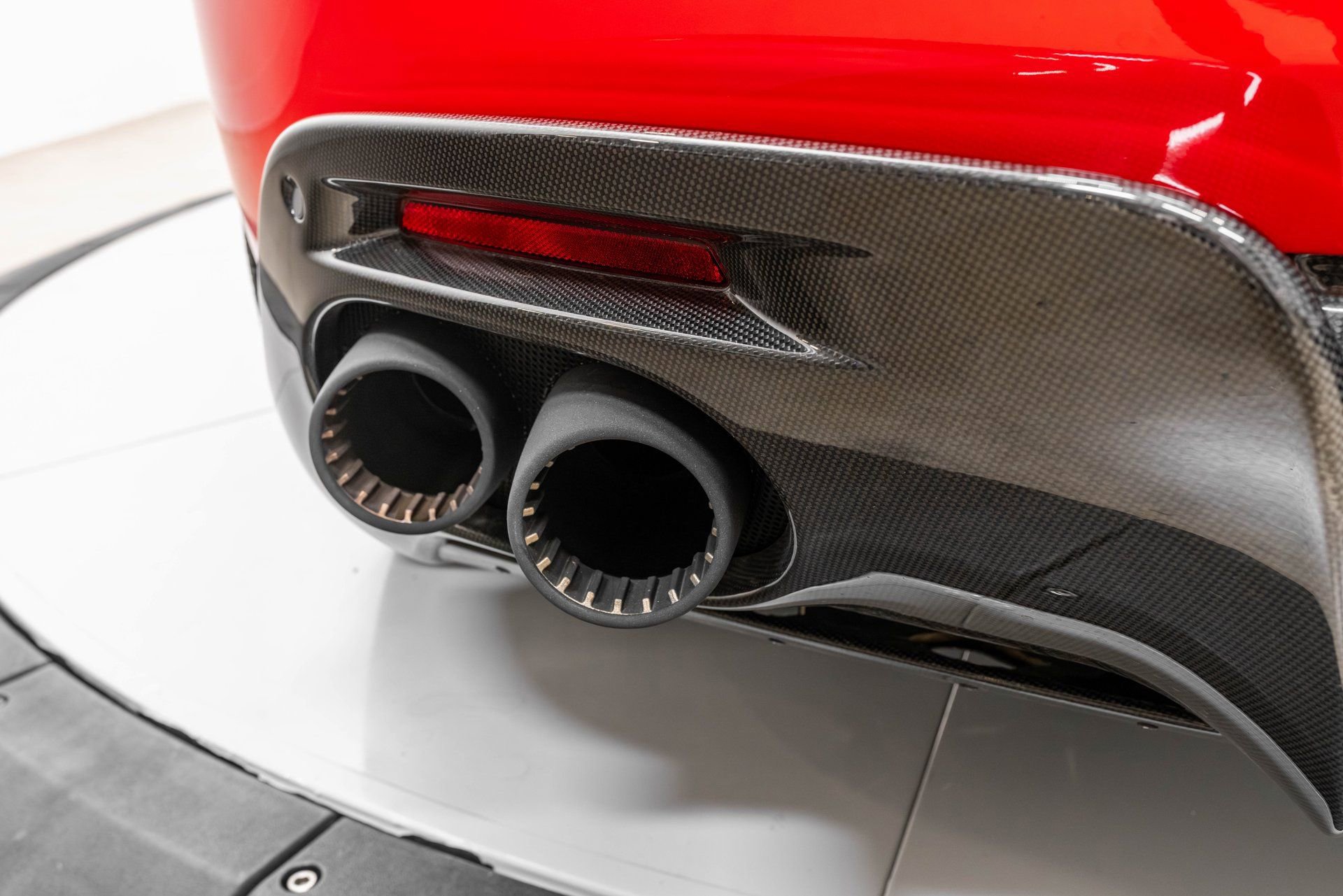 Certified 2025 Ferrari Roma Spider RWD image 95