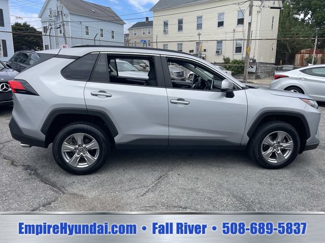 Used 2025 Toyota RAV4 XLE AWD/4WD image 3