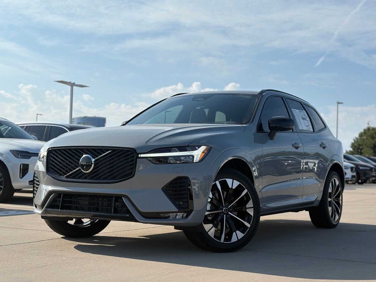 New 2026 Volvo XC60 B5 Plus w/ Protection Package Premier video 2