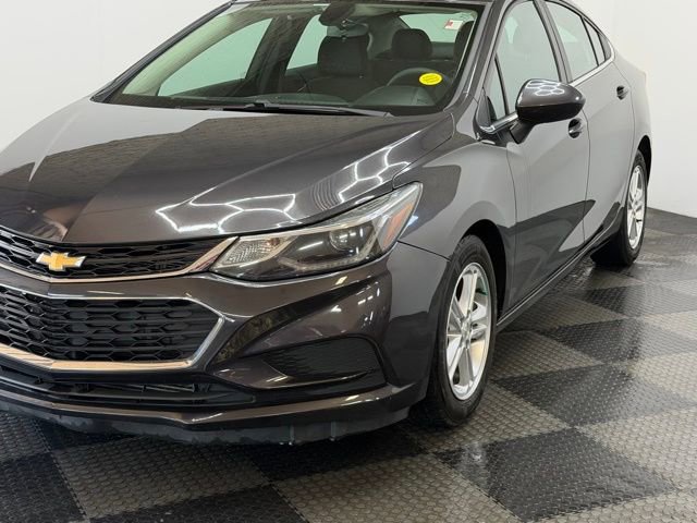 Used 2017 Chevrolet Cruze LT FWD image 6