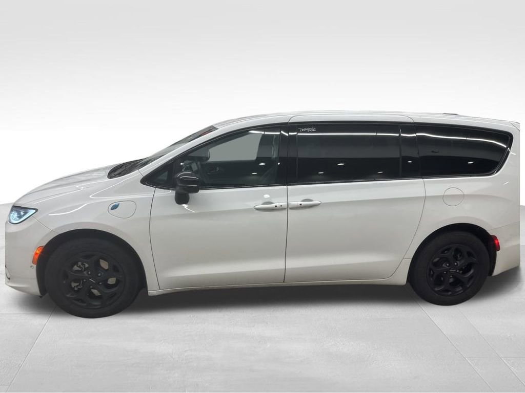 Used 2024 Chrysler Pacifica Select image 9