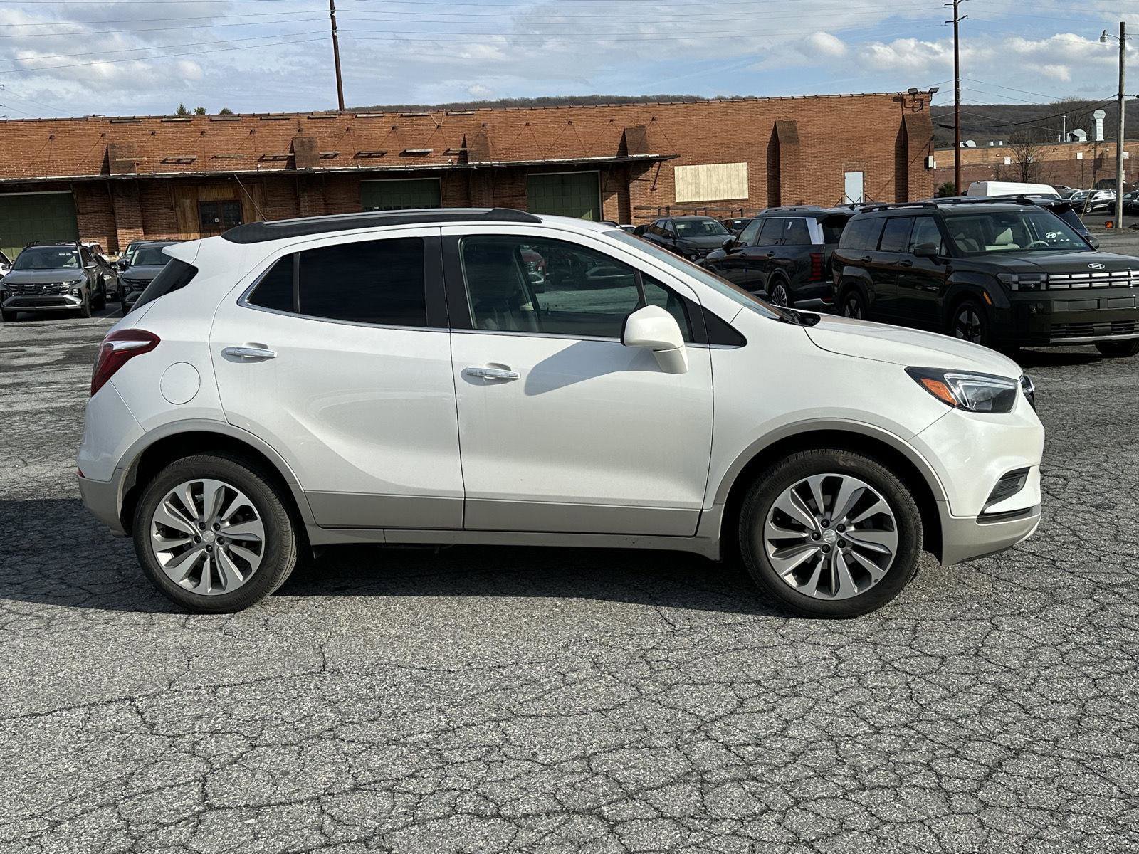Used 2020 Buick Encore Preferred image 9