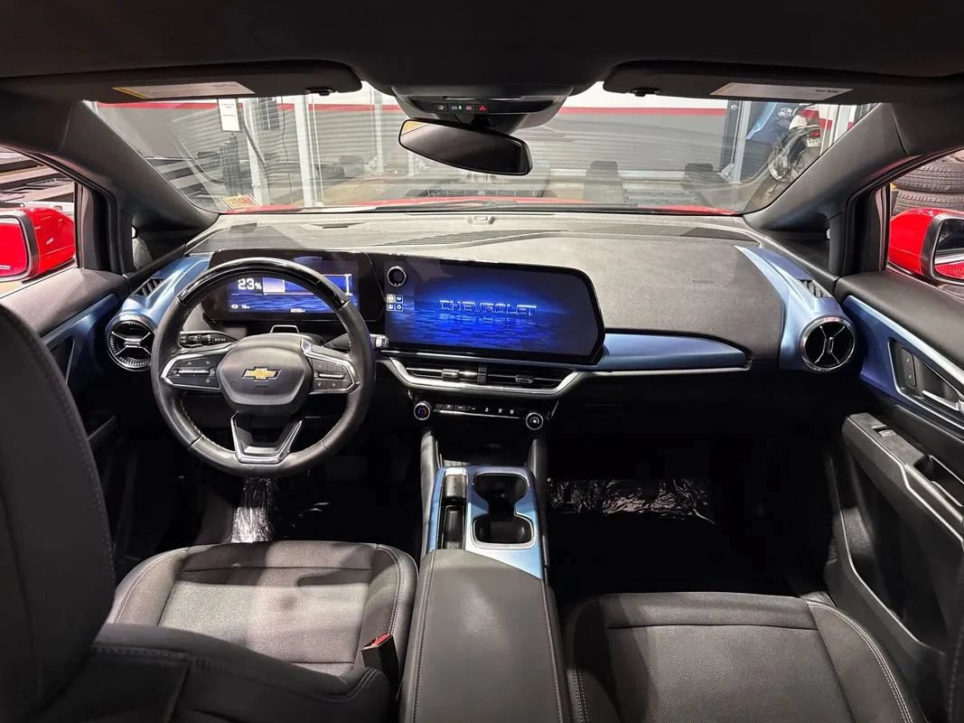 Used 2024 Chevrolet Equinox EV LT w/ Active Safety Package 3 AWD/4WD image 17