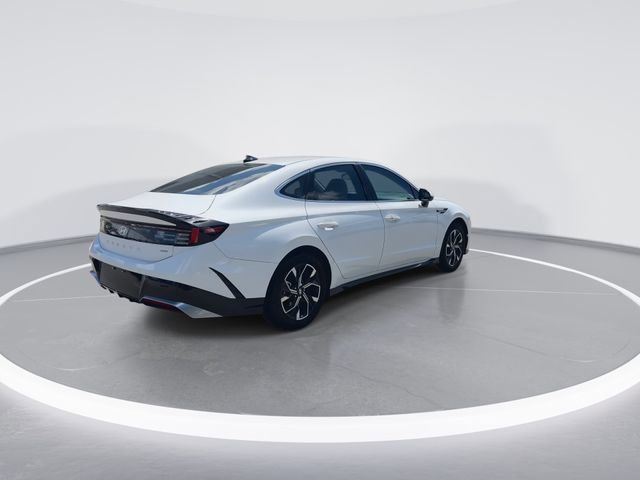 Certified 2025 Hyundai Sonata SEL AWD/4WD image 8