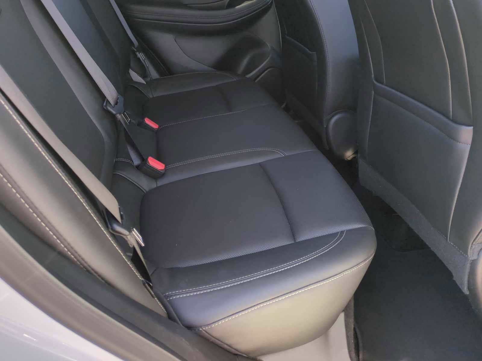 Used 2024 Buick Encore GX Sport Touring image 25