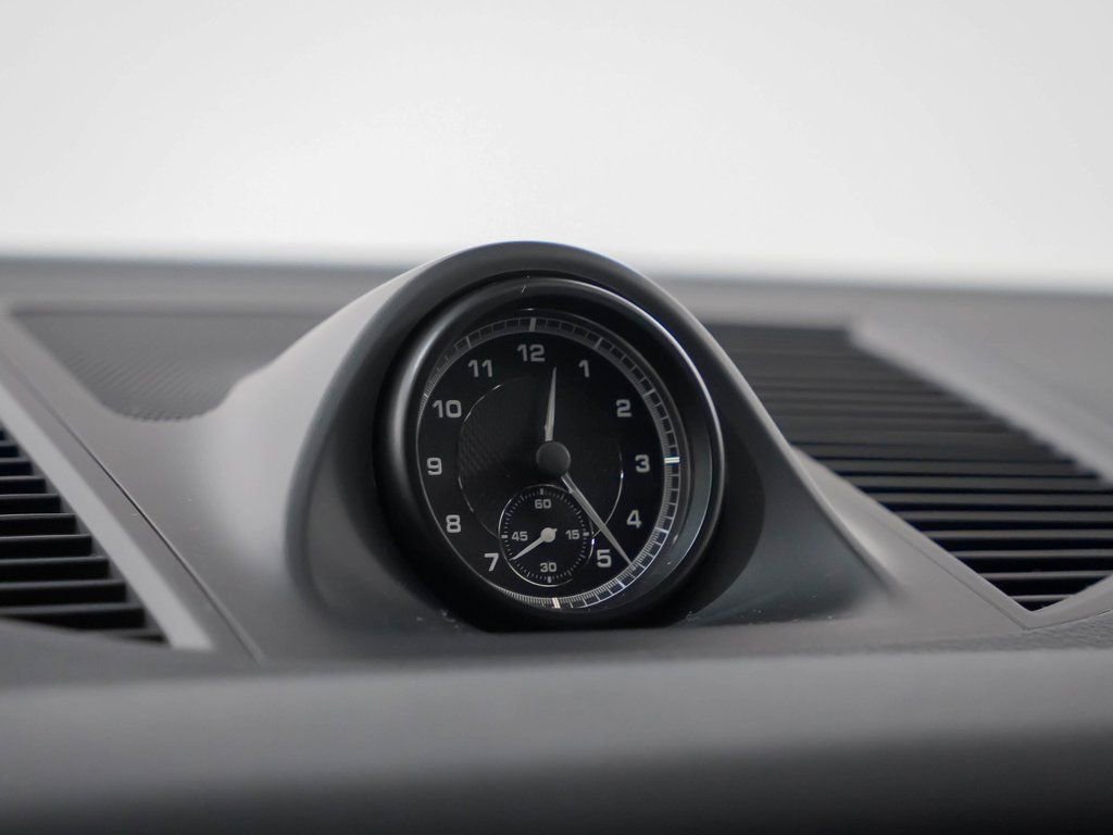 Certified 2025 Porsche Macan image 29