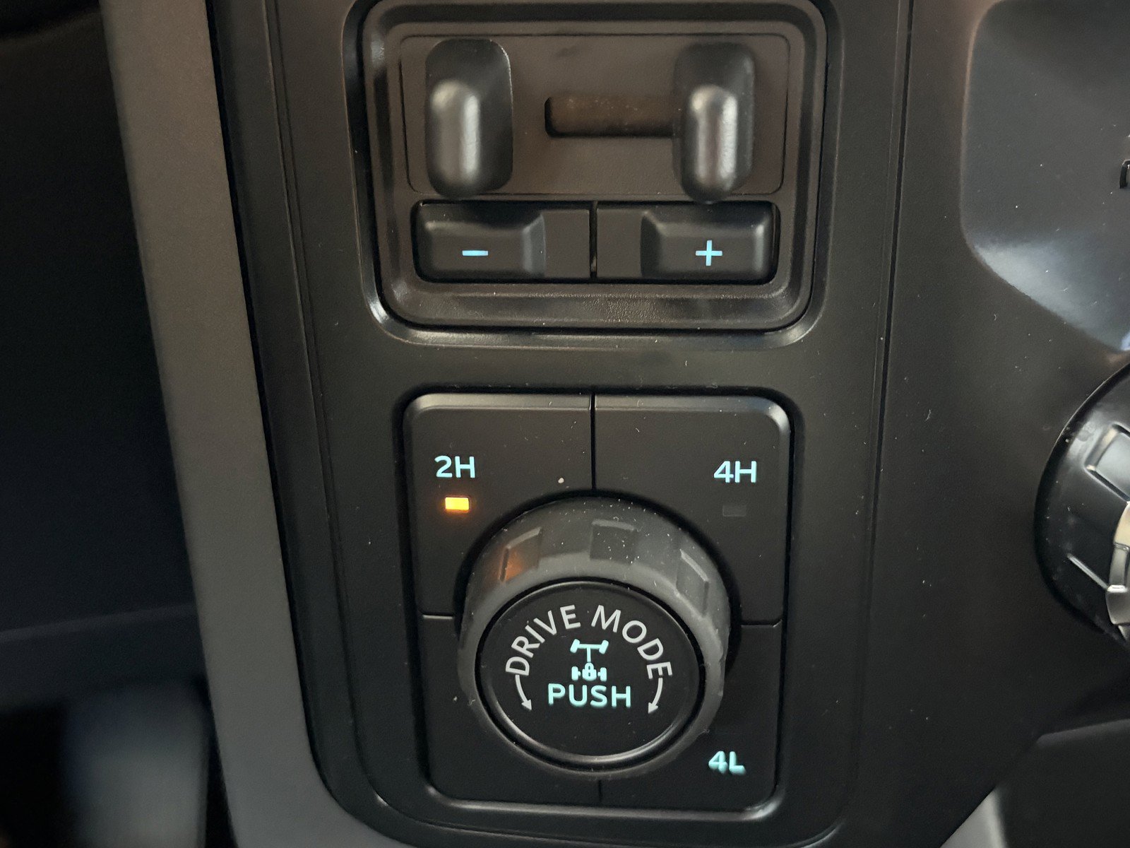 Used 2025 Ford F150 XLT w/ Equipment Group 302A MID AWD/4WD image 16