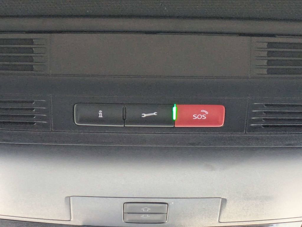 Certified 2023 Volkswagen Tiguan SEL R-Line image 23