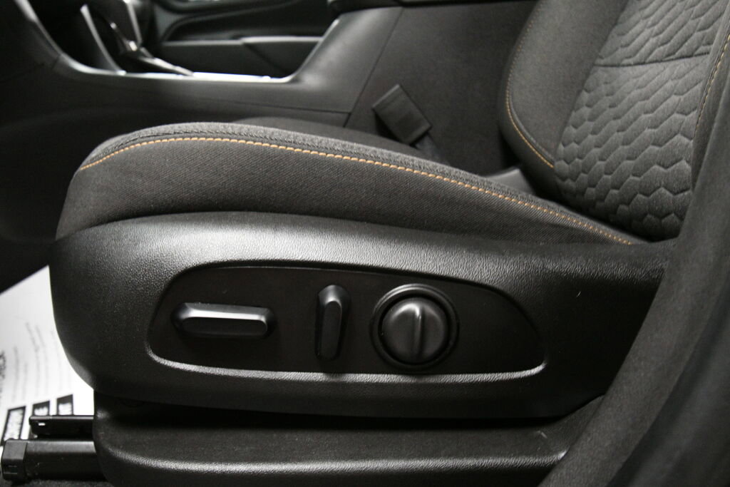 Used 2021 Chevrolet Equinox LT image 11