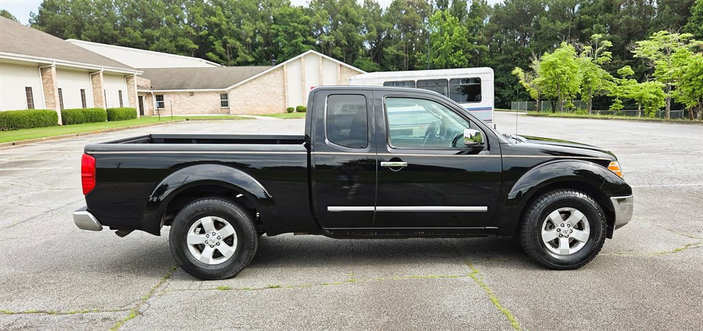 Used 2010 Nissan Frontier SE w/ SE Value Truck Pkg RWD image 9