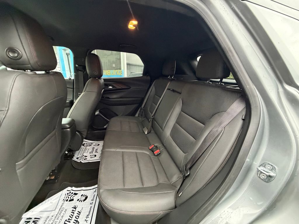Used 2023 Chevrolet TrailBlazer RS FWD image 10