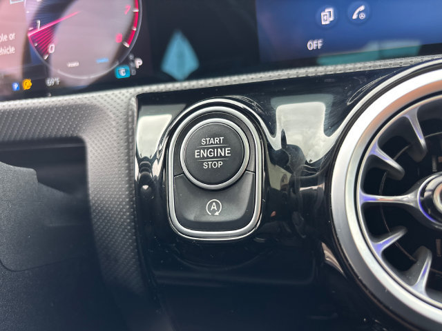 Used 2025 Mercedes-Benz CLA 250 4MATIC image 18
