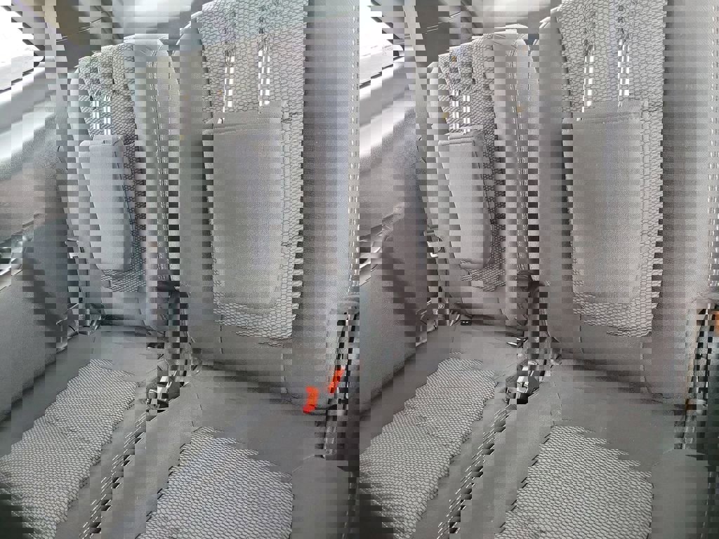 Used 2019 Ford Explorer XLT image 12