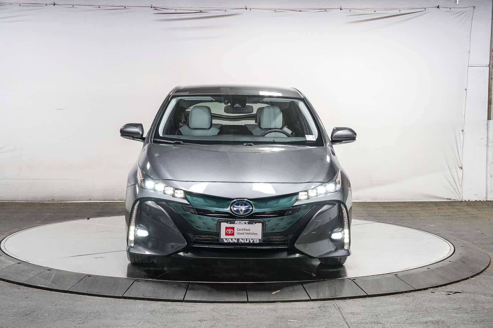 Certified 2018 Toyota Prius Prime Advanced w/ Carpet Mat Package FWD image 7