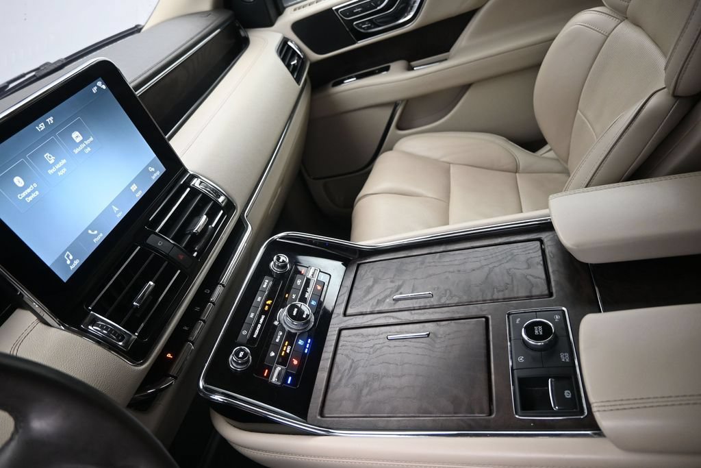 Used 2019 Lincoln Navigator Reserve AWD/4WD image 20