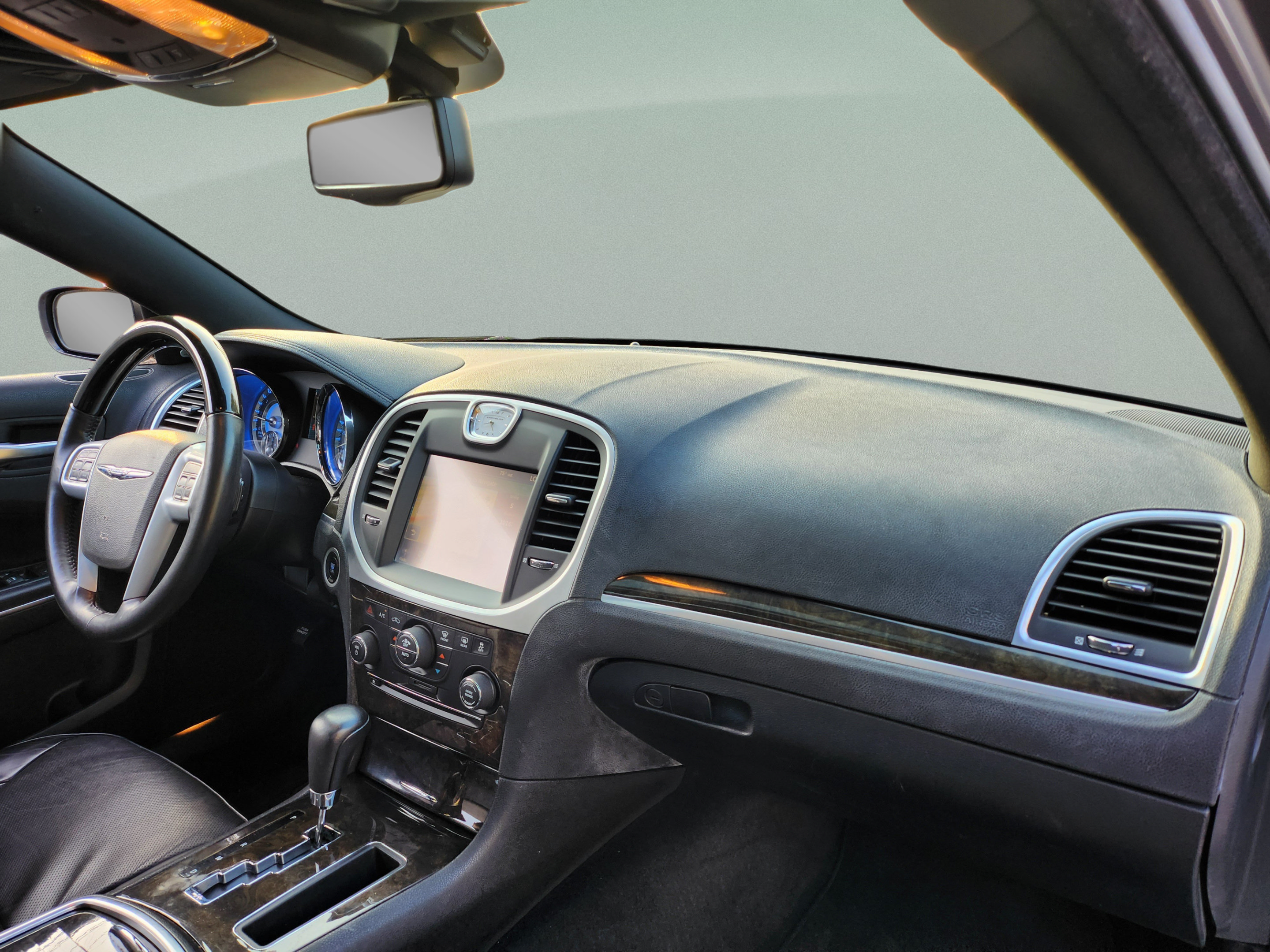 Used 2013 Chrysler 300 C RWD image 30