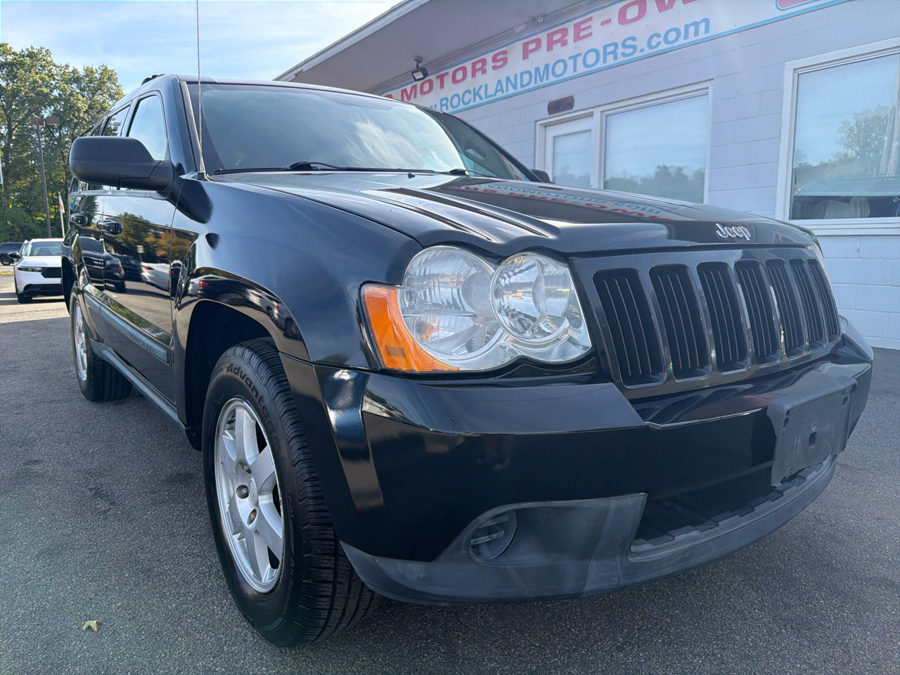 Used 2009 Jeep Grand Cherokee Laredo image 3