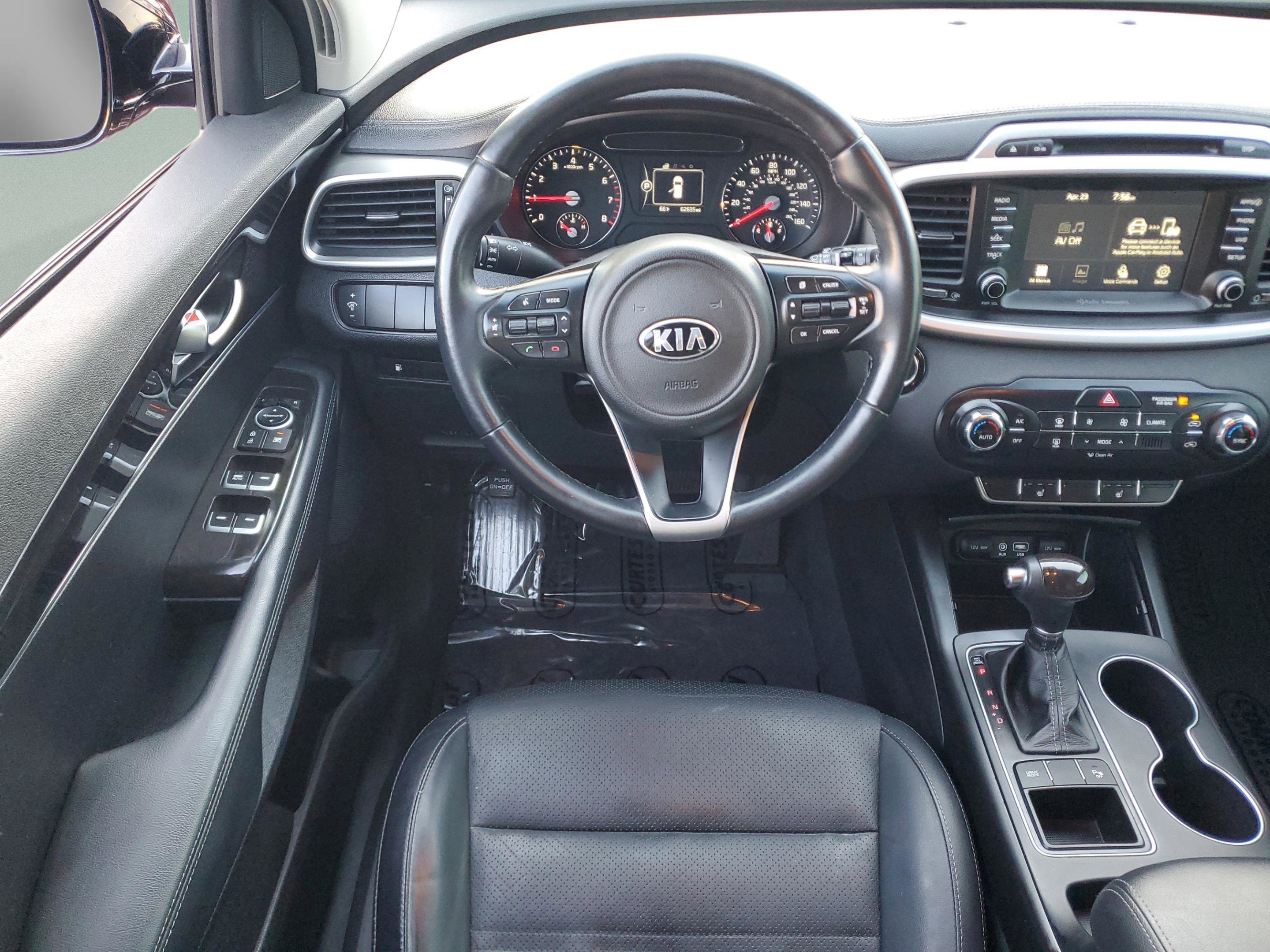 Used 2017 Kia Sorento LX image 10