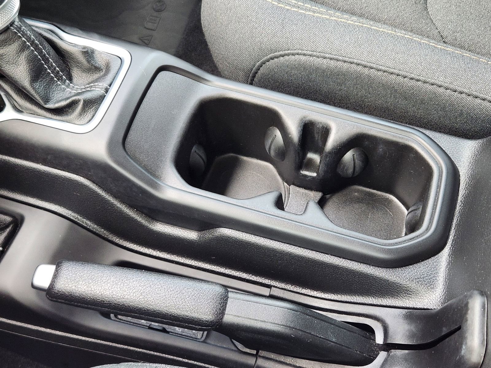 Used 2025 Jeep Wrangler Sport image 21