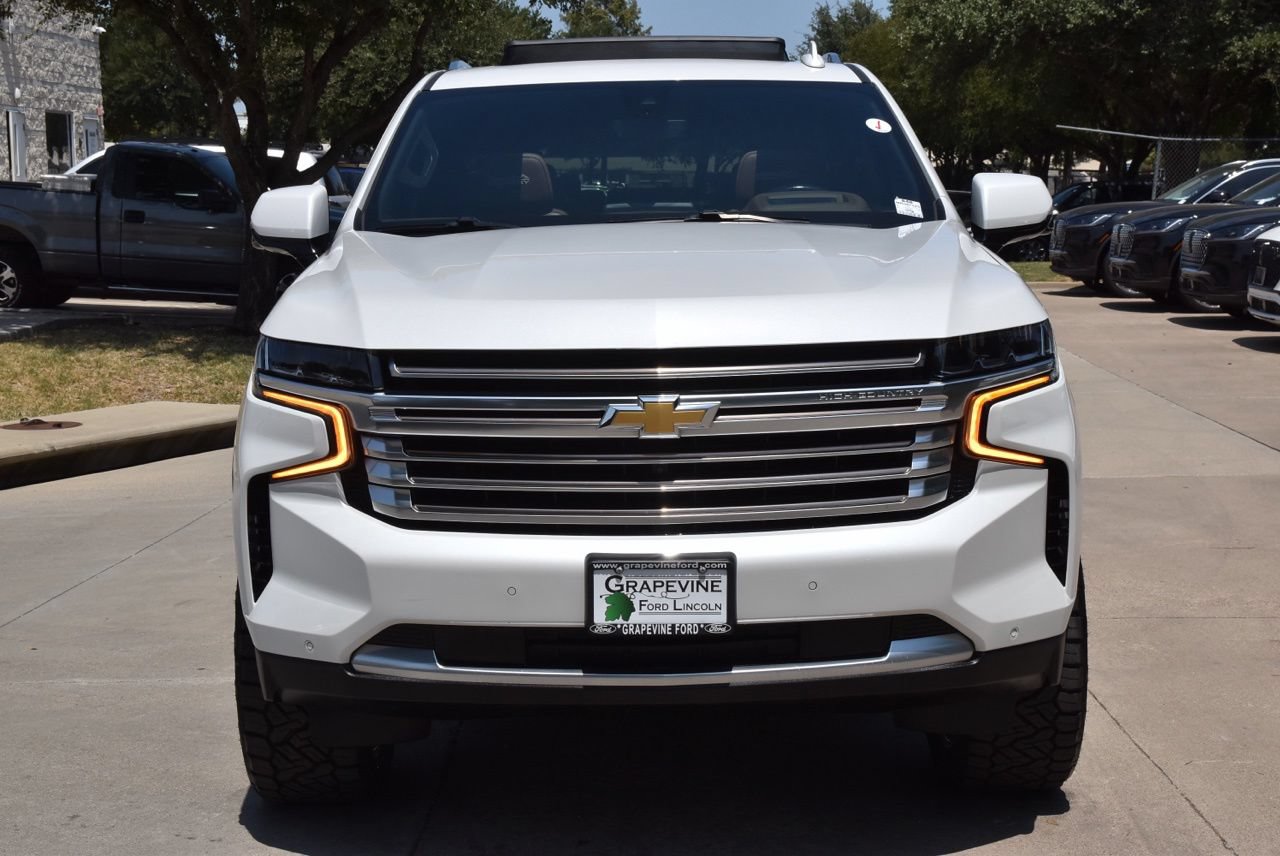 Used 2021 Chevrolet Tahoe High Country w/ Premium Package RWD image 3