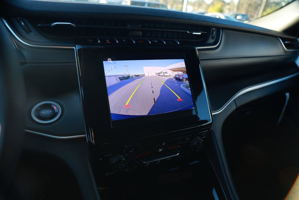 New 2025 Jeep Grand Cherokee Altitude AWD/4WD image 19