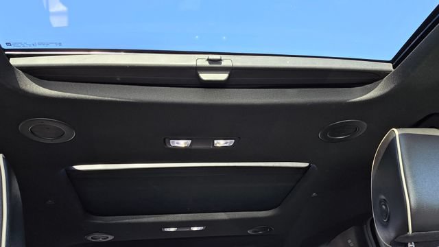 Used 2023 Chevrolet Traverse Premier AWD/4WD image 30