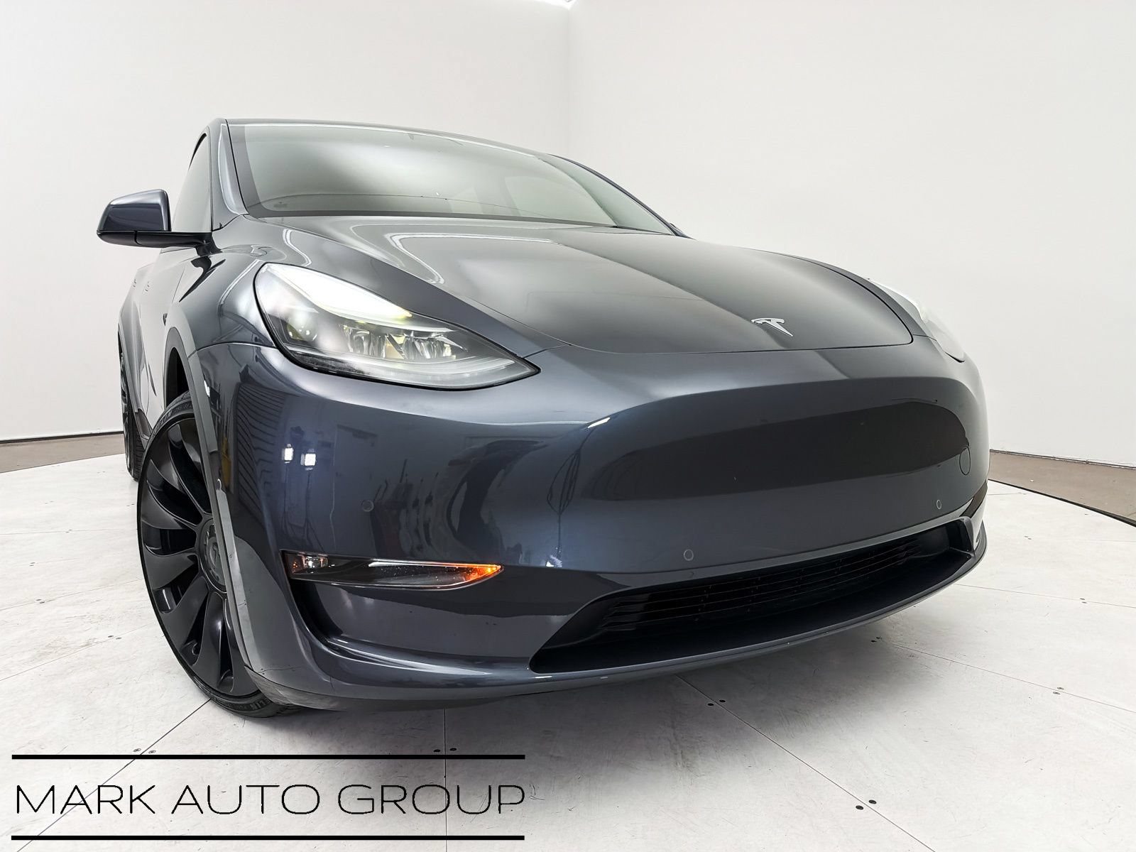 Used 2022 Tesla Model Y Performance AWD/4WD image 2